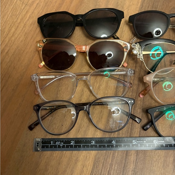 Stylish Eyewear Collection - Picture 3 of 4